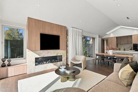 Photo of property in 2/183 Weston Road, St Albans, Christchurch, 8052
