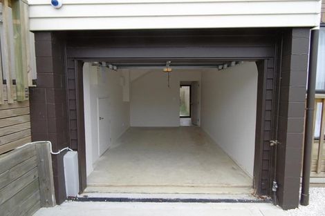 Photo of property in 10/2 Swan Hill Drive, Glen Eden, Auckland, 0602