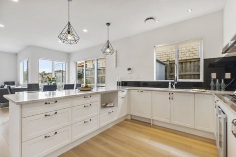 Photo of property in 128a Jeffs Road, Flat Bush, Auckland, 2016