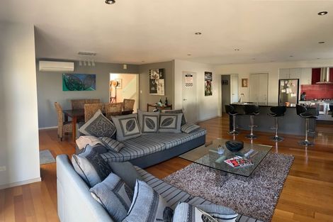 Photo of property in 6 Kouras Place, Flat Bush, Auckland, 2016