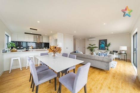 Photo of property in 8 Poto Road, Normandale, Lower Hutt, 5010