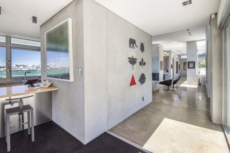 Photo of property in 9 Stanley Point Road, Stanley Point, Auckland, 0624