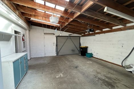 Photo of property in 74 Akaroa Drive, Maupuia, Wellington, 6022