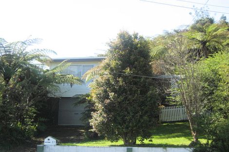 Photo of property in 27 Beaumont Crescent, Frankleigh Park, New Plymouth, 4310