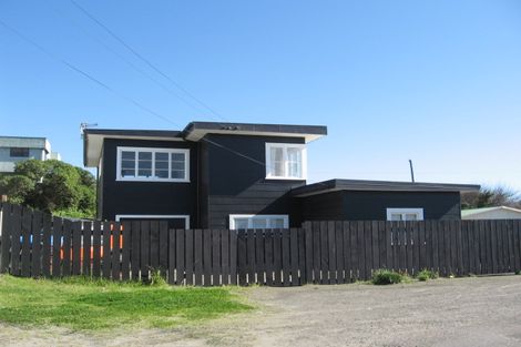 Photo of property in 4 Hunia Terrace, Himatangi Beach, Foxton, 4891