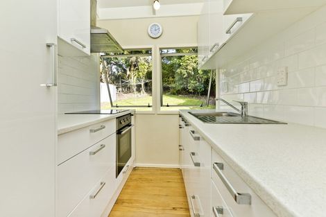 Photo of property in 109 Domain Crescent, Muriwai, Waimauku, 0881