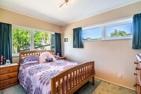 Photo of property in 769 East Coast Road, Northcross, Auckland, 0630