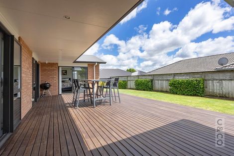 Photo of property in 42 Gilbransen Road, Kumeu, 0810