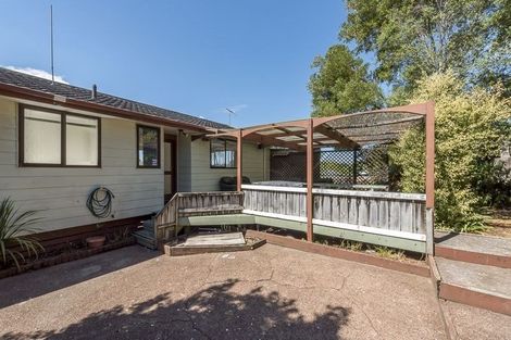 Photo of property in 4 Kayle Glen, West Harbour, Auckland, 0618