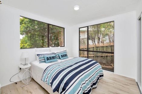 Photo of property in 11 Jumento Place, Unsworth Heights, Auckland, 0632