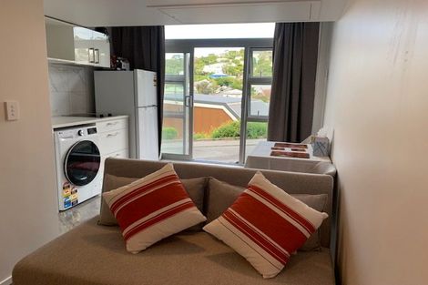 Photo of property in 8 Kopiko Way, Brooklyn, Wellington, 6021