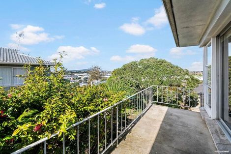 Photo of property in 2/31 Marcel Place, Glenfield, Auckland, 0629
