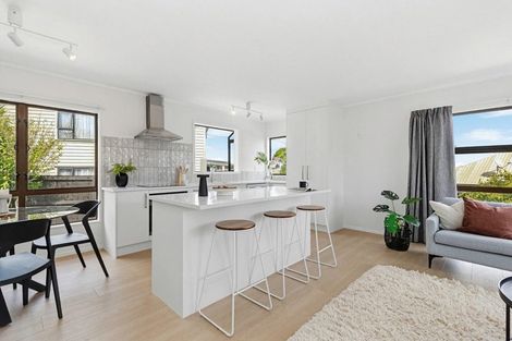 Photo of property in 169 Finlayson Avenue, Clendon Park, Auckland, 2103