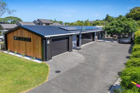 Photo of property in 18 Glengarry Avenue, Manly, Whangaparaoa, 0930