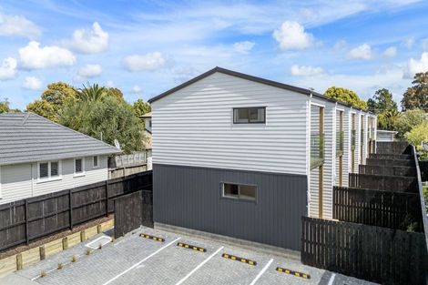 Photo of property in 2/38 Kervil Avenue, Te Atatu Peninsula, Auckland, 0610
