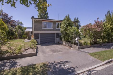 Photo of property in 4 Tuirau Place, Ilam, Christchurch, 8041