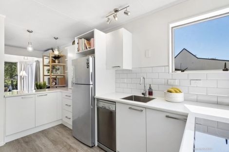 Photo of property in 2a Makatote Grove, Churton Park, Wellington, 6037