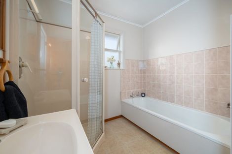 Photo of property in 6 Te Reinga View, Tawa, Wellington, 5028