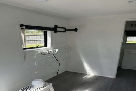 Photo of property in 28 Elliston Crescent, Stanmore Bay, Whangaparaoa, 0932