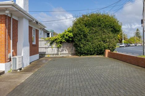 Photo of property in 19 Taupo Avenue, Mount Maunganui, 3116