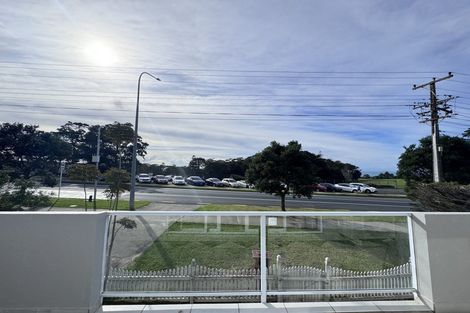 Photo of property in 286 East Coast Road, Forrest Hill, Auckland, 0620