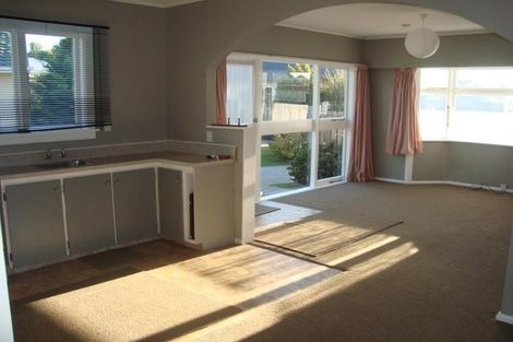 Photo of property in 2/72 Barton Street, Woolston, Christchurch, 8023
