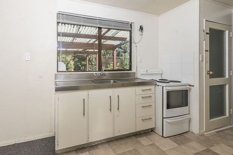 Photo of property in 4 Kayle Glen, West Harbour, Auckland, 0618