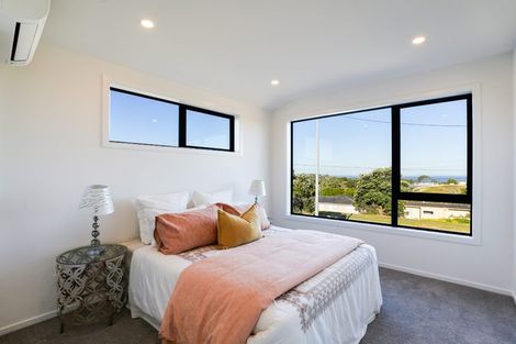 Photo of property in 858c East Coast Road, Northcross, Auckland, 0630