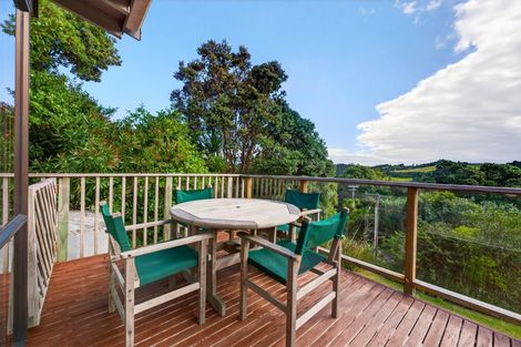 Photo of property in 11 Hillside Crescent, Leigh, 0985