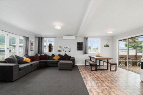 Photo of property in 8 Puweto Street, Selwyn Heights, Rotorua, 3015