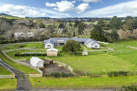 Photo of property in 152 Rapson Road, Kaukapakapa, 0871