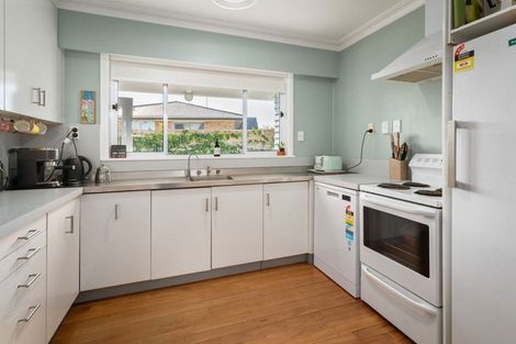 Photo of property in 12 Carisbrooke Street, Katikati, 3129