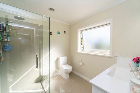 Photo of property in 1 Madison Street, Carterton, 5713