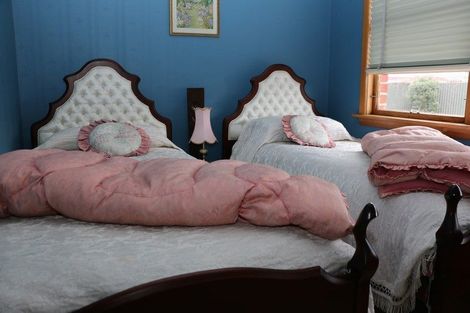 Photo of property in 76 Rhodes Street, Waimate, 7924