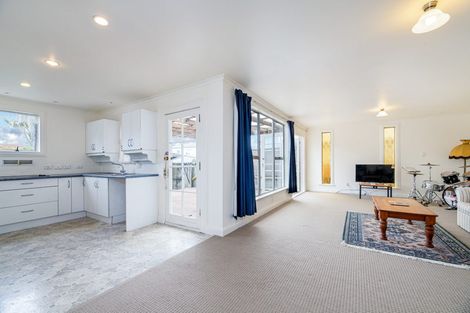 Photo of property in 71 Hutchinson Avenue, New Lynn, Auckland, 0600