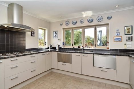 Photo of property in 8 James Drive, Woodend, 7610