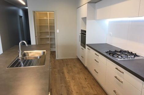 Photo of property in 35 Syd Grant Crescent, Orewa, 0931