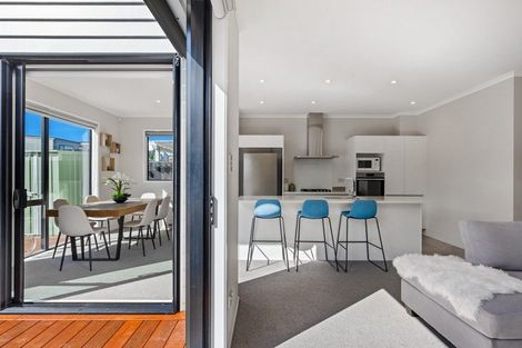 Photo of property in 21 Ian Morrison Road, Hobsonville, Auckland, 0616