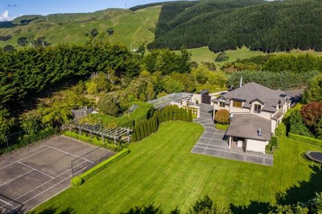 Photo of property in 87 Woodburn Drive, Takapu Valley, Wellington, 5028