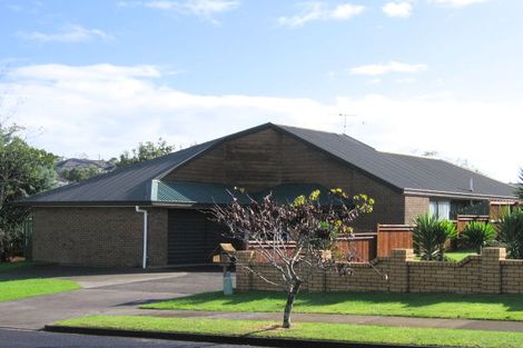 Photo of property in 25 Woodview Rise, Botany Downs, Auckland, 2010
