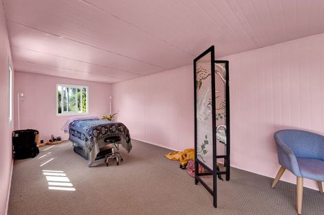 Photo of property in 1233 Egmont Road, Egmont Village, New Plymouth, 4372