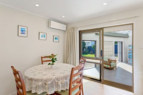 Photo of property in 10 Winara Avenue, Waikanae, 5036