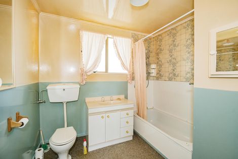 Photo of property in 18 Burn Street, Holmes Hill, Oamaru, 9401