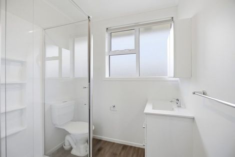 Photo of property in 5a-c Pohutukawa Drive, Tokoroa, 3420
