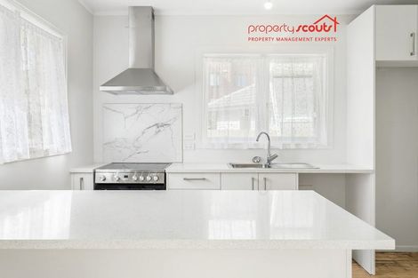 Photo of property in 16 Serjeant Street, Henderson, Auckland, 0612