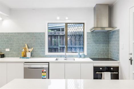 Photo of property in 2/38 Waiau Street, Torbay, Auckland, 0630