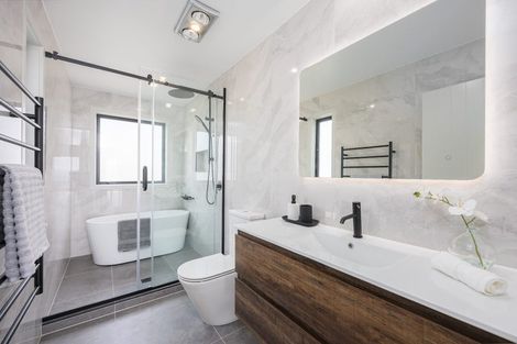 Photo of property in 60 Matangi View Drive, Orewa, 0931