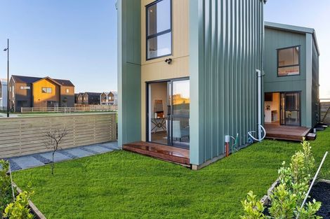 Photo of property in 33 Karaka Village Parade, Karaka, 2580