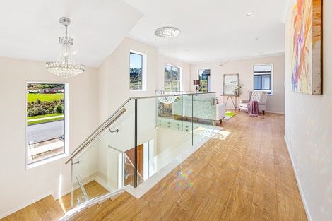 Photo of property in 26 Celestial Crescent, Orewa, 0931