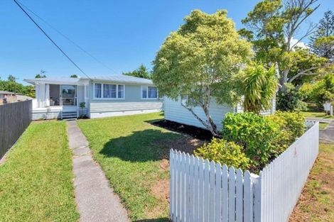 Photo of property in 19 Beaubank Road, Kelston, Auckland, 0602